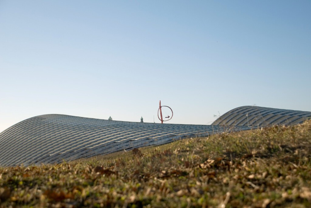 Große Teile des ZPK befinden sich in den Untergeschossen. Rund 180.000 Kubikmeter Erdmasse wurden mit fast 15.000 Lastwagenfahrten auf dem Gelände bewegt. 