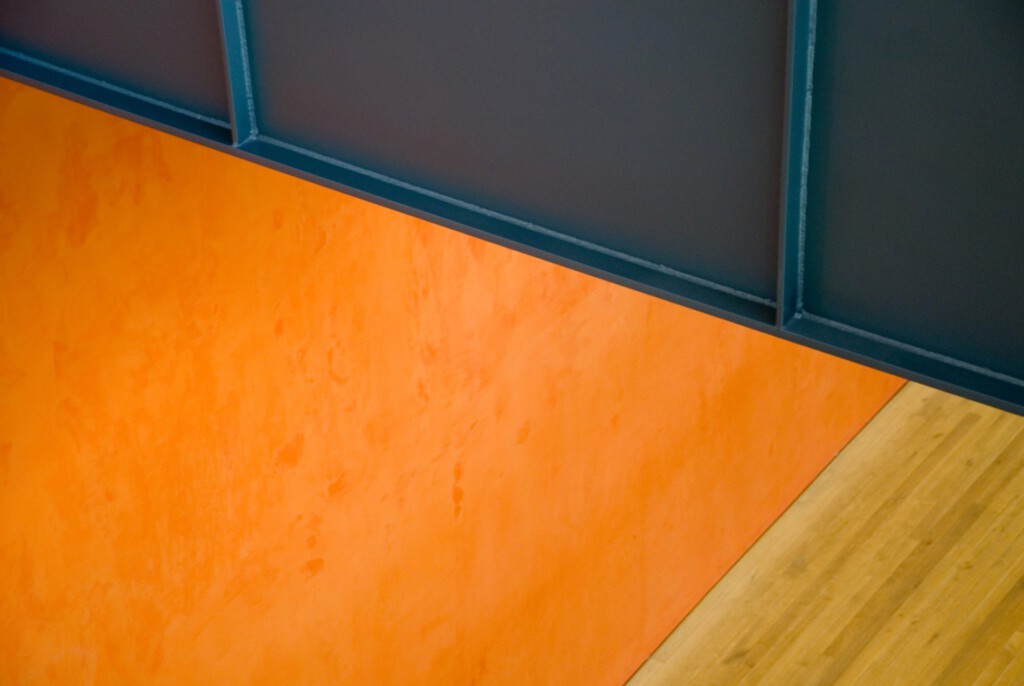 Materialienmix in der Ebene des Kindermuseums.