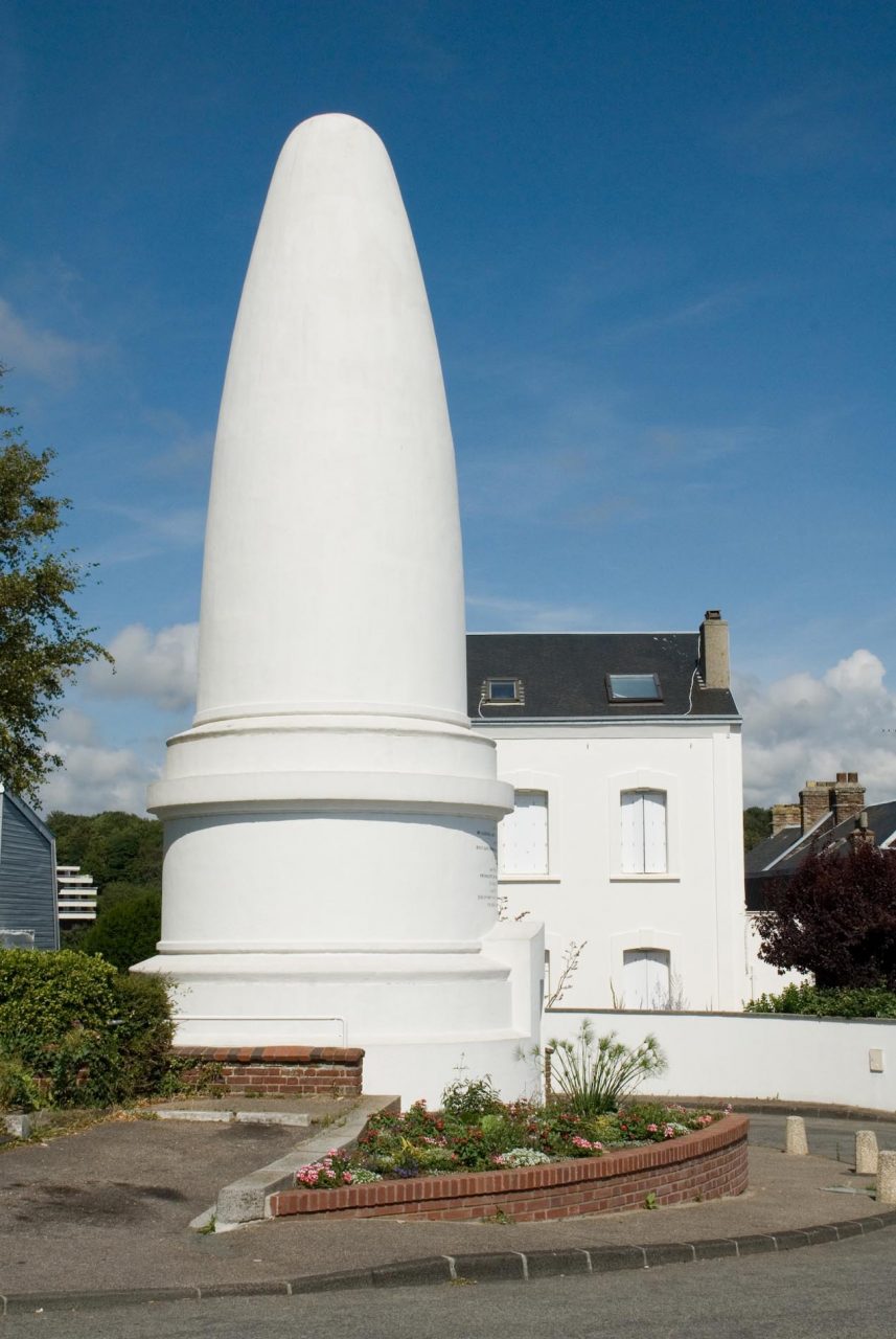 Sainte-Adresse. Das Denkmal "Pain de Sucre (Zuckerhut)" wurde 1852 in Gedenken an Général-Comte Lefebvre-Desnouëttes von seiner Witwe Stéphanie Rollier errichtet Sein Schiff sank 1822 vor der irländischen Küste.