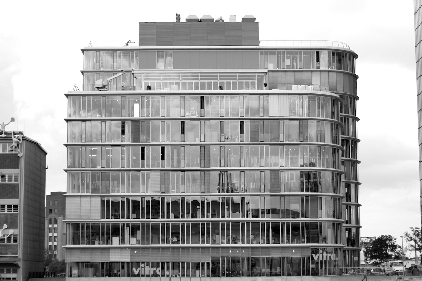 Von Ingenhoven Overdiek Architekten. Fertigstellung: 2002