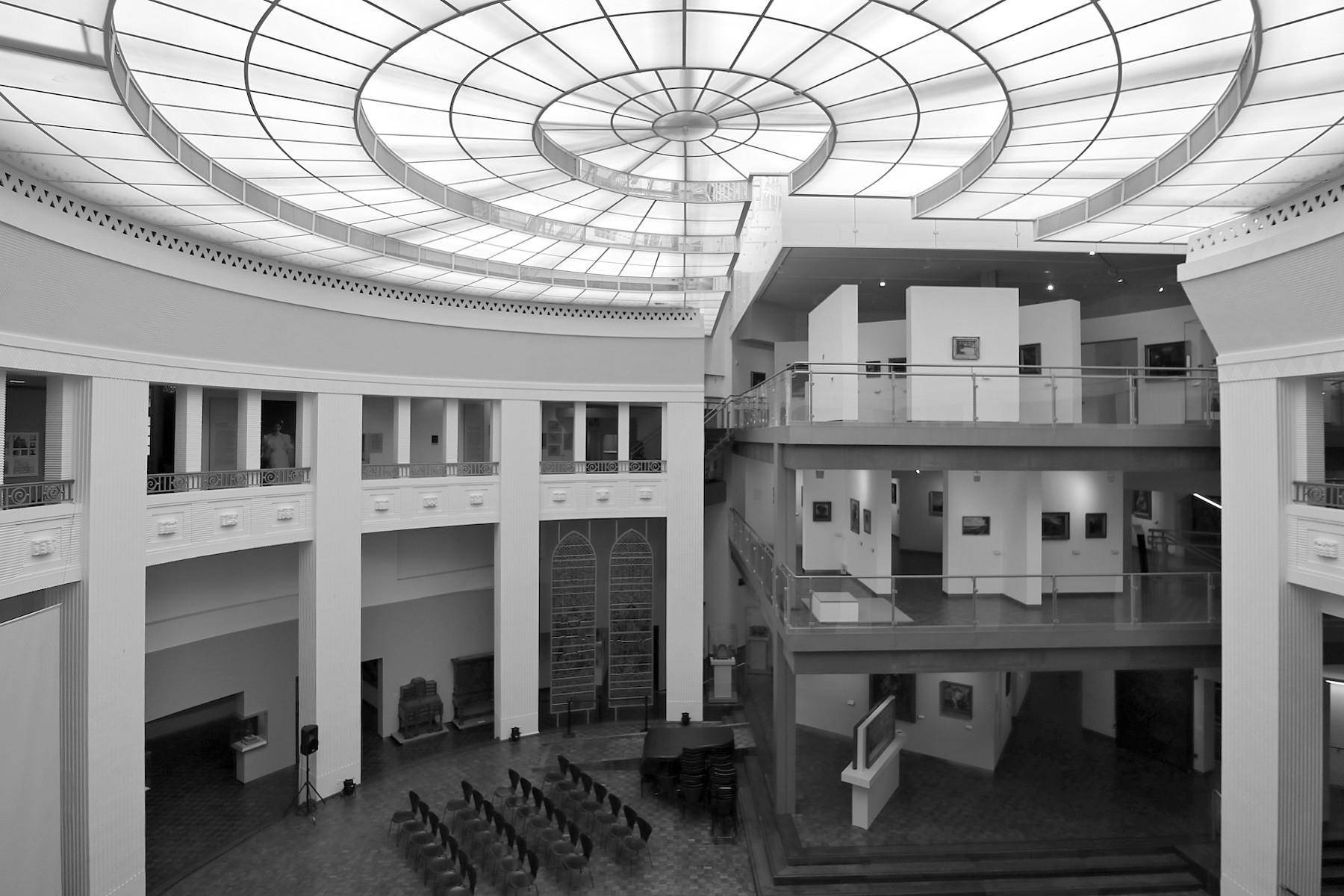 Entwurf: Hugo Steinbach. Fertigstellung: 1924. Einst Städtische Sparkasse. Das Art-Déco-Gebäude wurde zum Museum umgebaut (Architekt Werner Lehmann) und von 1997–1999 neu strukturiert (von Würth und Winderoll).