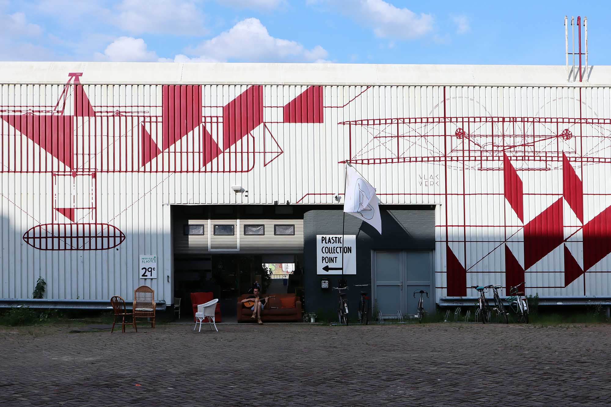 Die Ideenwerkstatt befindet sich in einer ehemaligen Industriehalle im Zentrum Eindhovens.