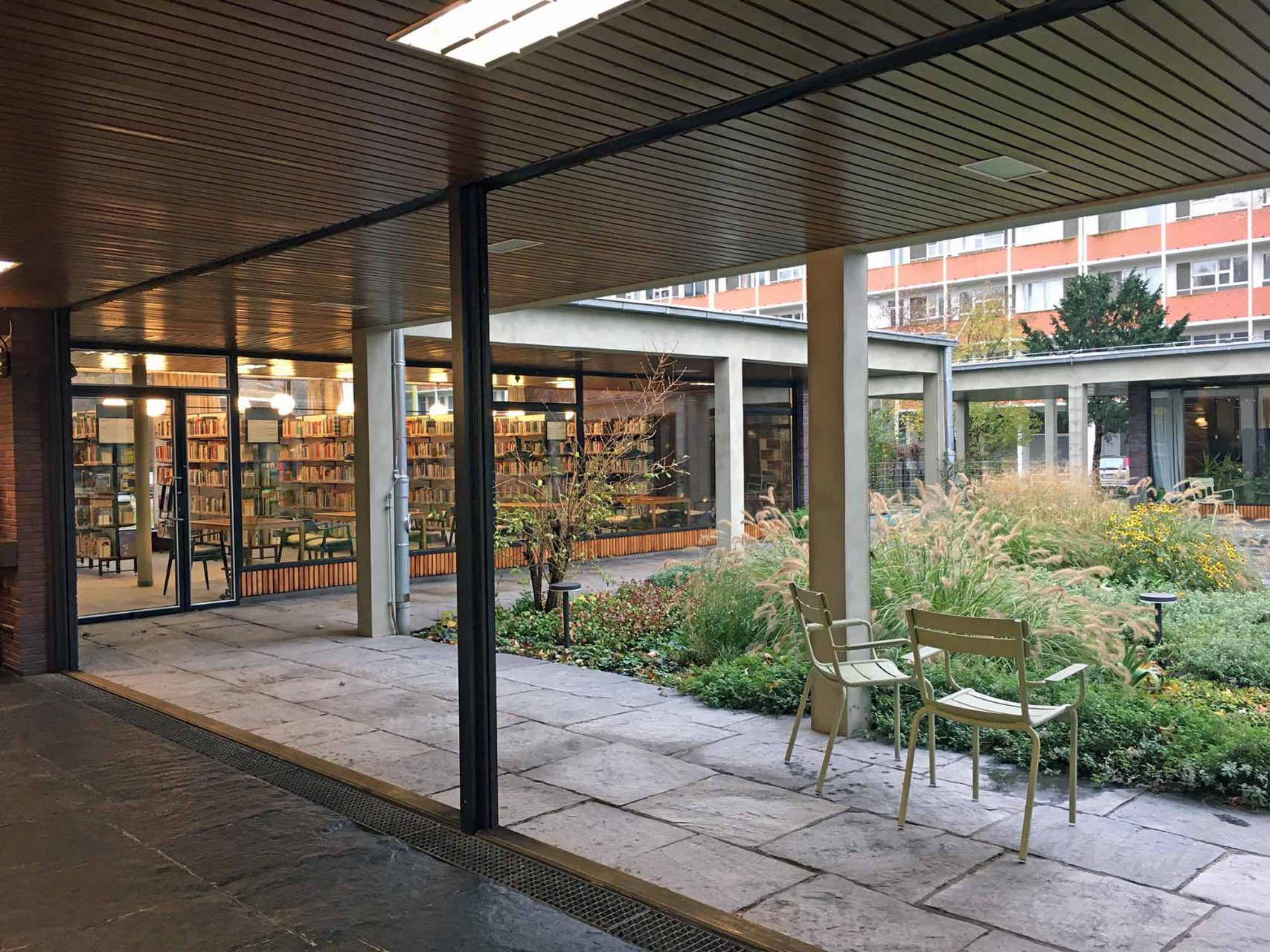 Hansabücherei. Versenkbare Fenster.