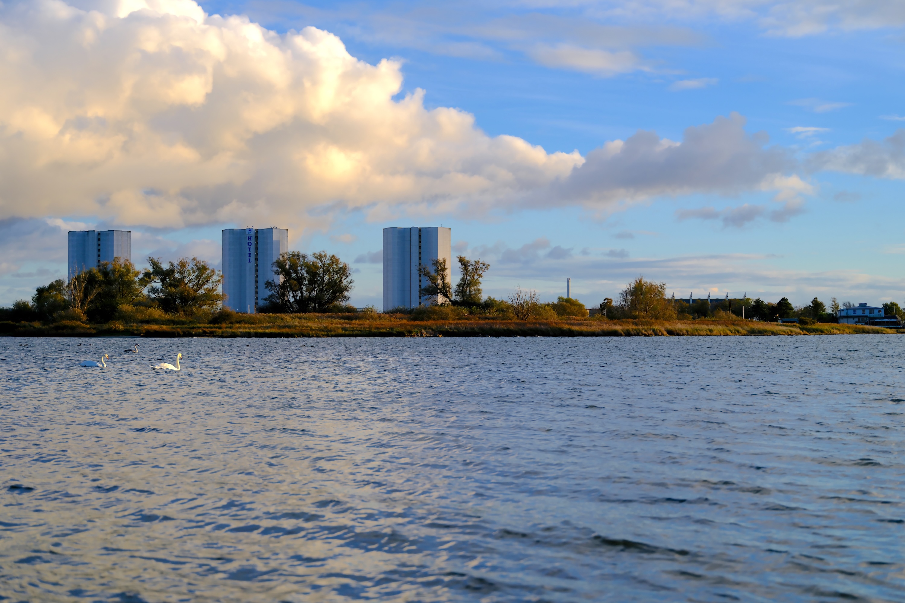 Wanderausstellung und Buch Gesamtkunstwerke – Die Formgeber des Funktionalen (Arne Jacobsen, Otto Weitling) ; 2020–2023