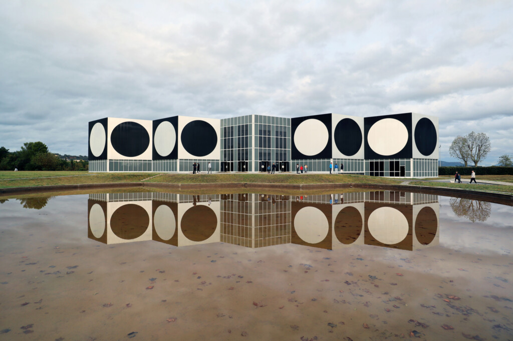 Fondation Vasarely (Victor Vasarely, Jean Sonnier, Dominique Ronsseray ...