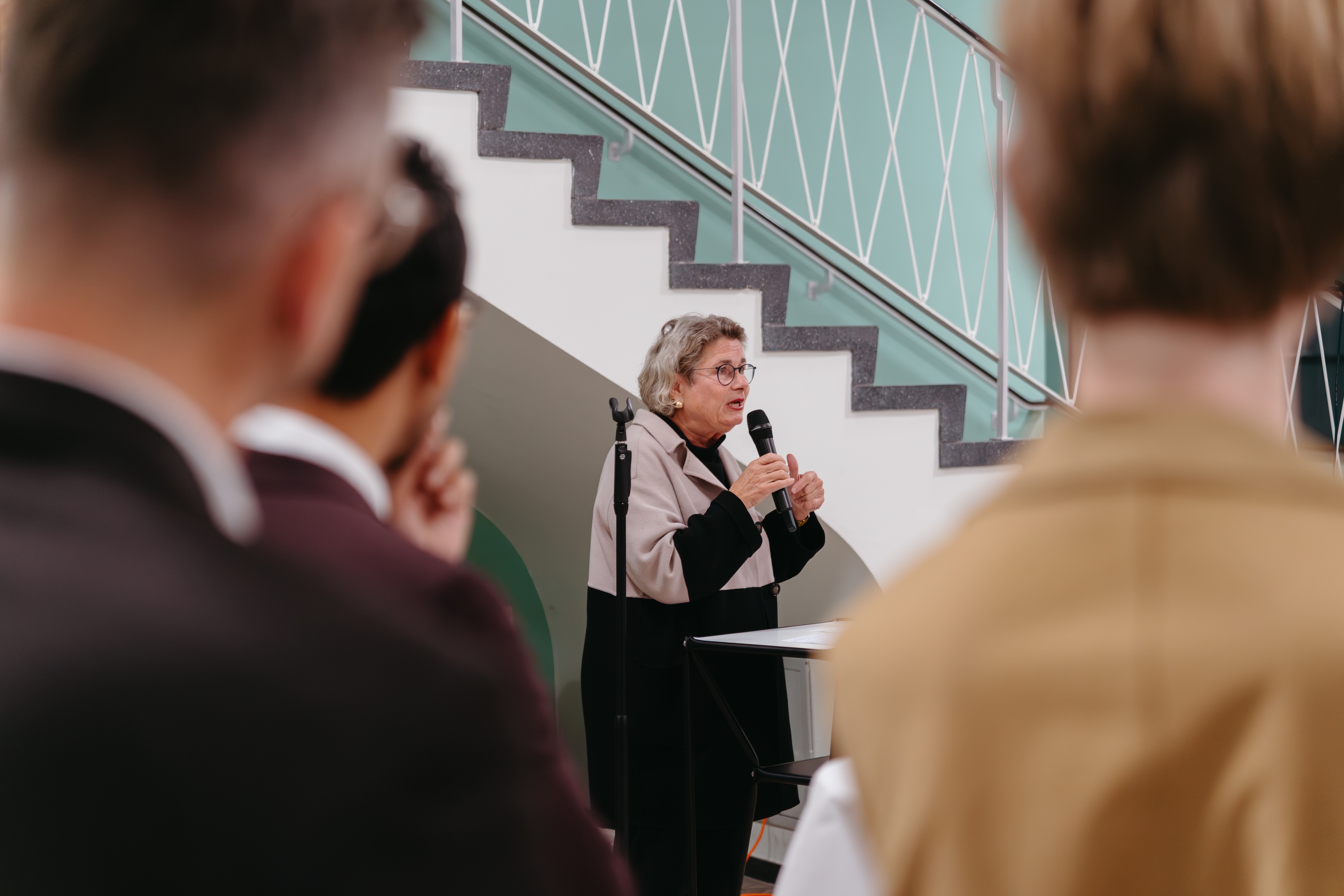 Senatsbaudirektorin Prof. Petra Kahlfeldt eröffnet die Ausstellung Umbaukultur in Berlin am 16.10.2025.