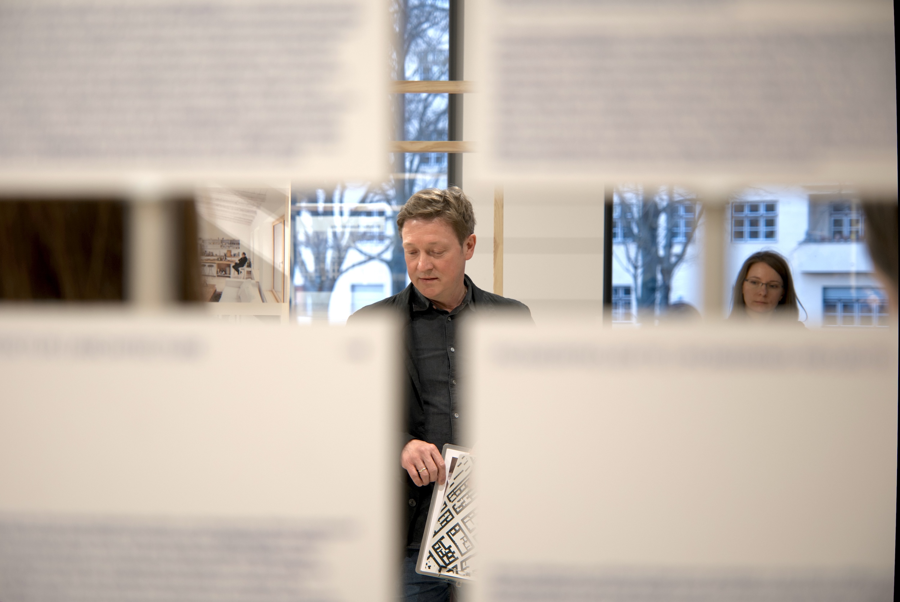 Erster Teil der Finissage waren "Werkstattgespräche", hier mit Tobias Vogel von ALAS Alarcón Linde Architects.