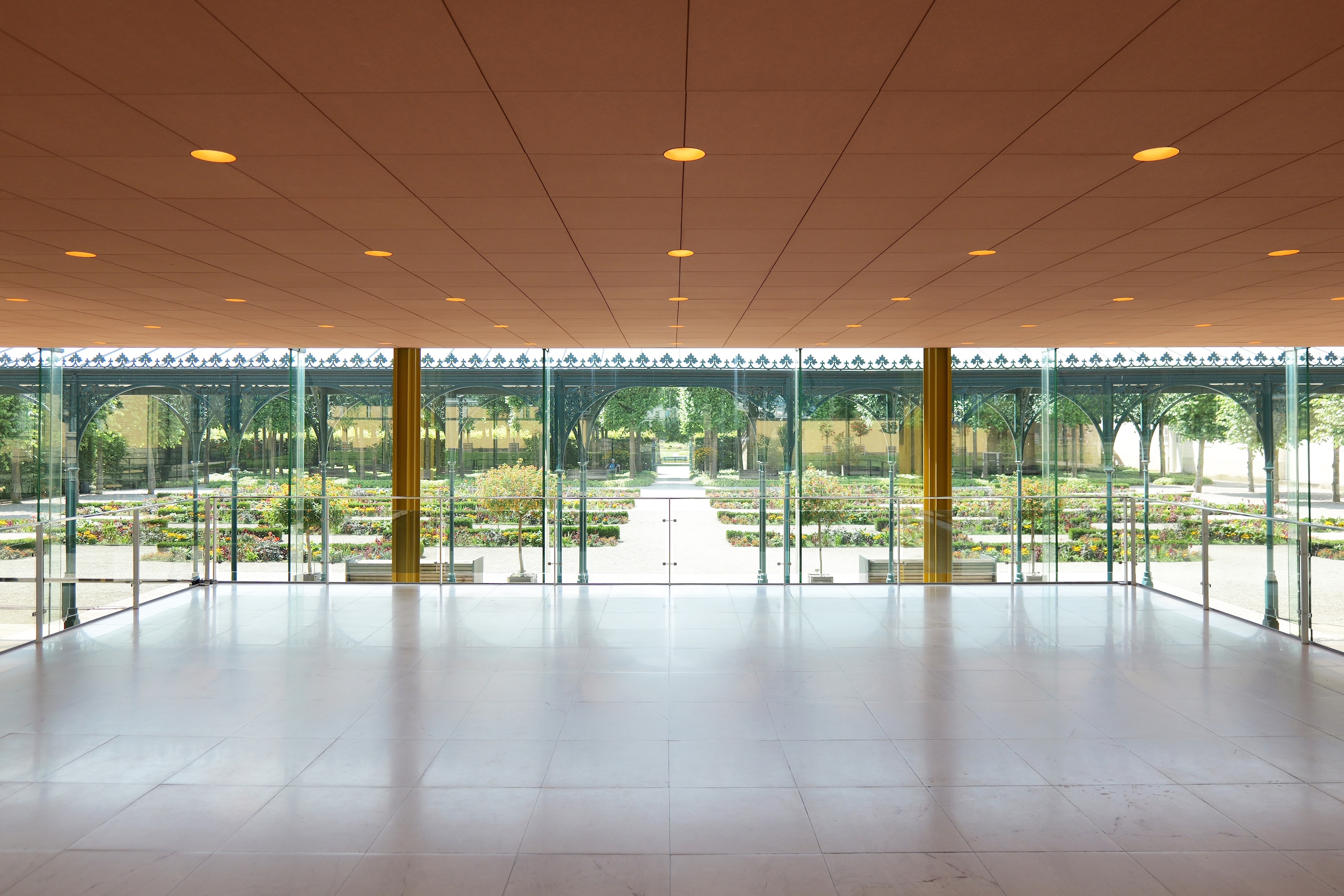 Das erste gemeinschaftlich von Arne Jacobsen und seinem Büropartner Otto Weitling in Deutschland realisierte Projekt. Es wurde 1966 in den Herrenhäuser Gärten, Hannover fertiggestellt. 