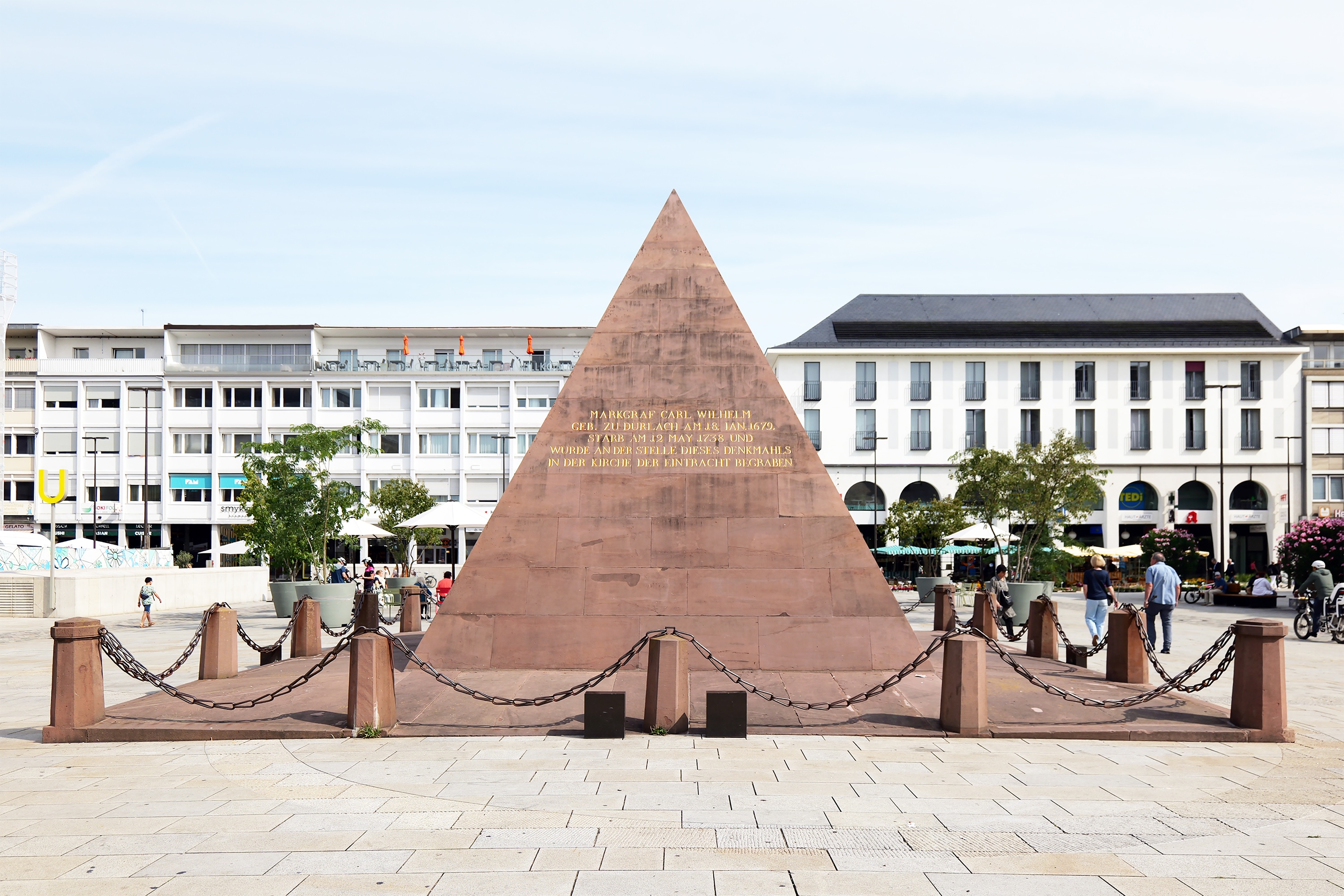 Von Pyramiden, Plätzen und stillen Fassaden (Friedrich Weinbrenner) [Karlsruhe]