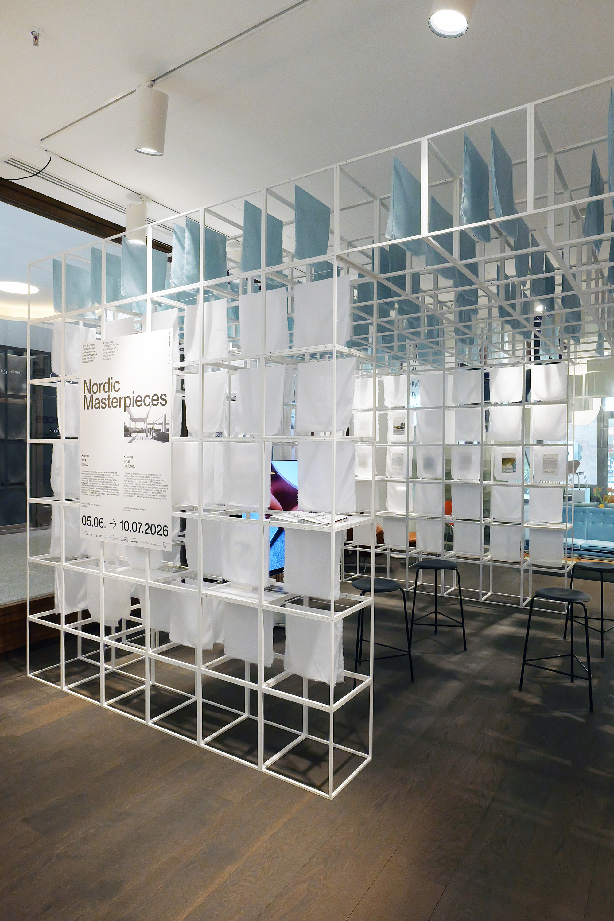 Bei gärtner Büro und Wohnen GmbH trifft Nordic Masterpieces auf einen Ort, an dem Architektur, Innenarchitektur, Möbel und Designkultur bereits räumlich zusammenkommen.