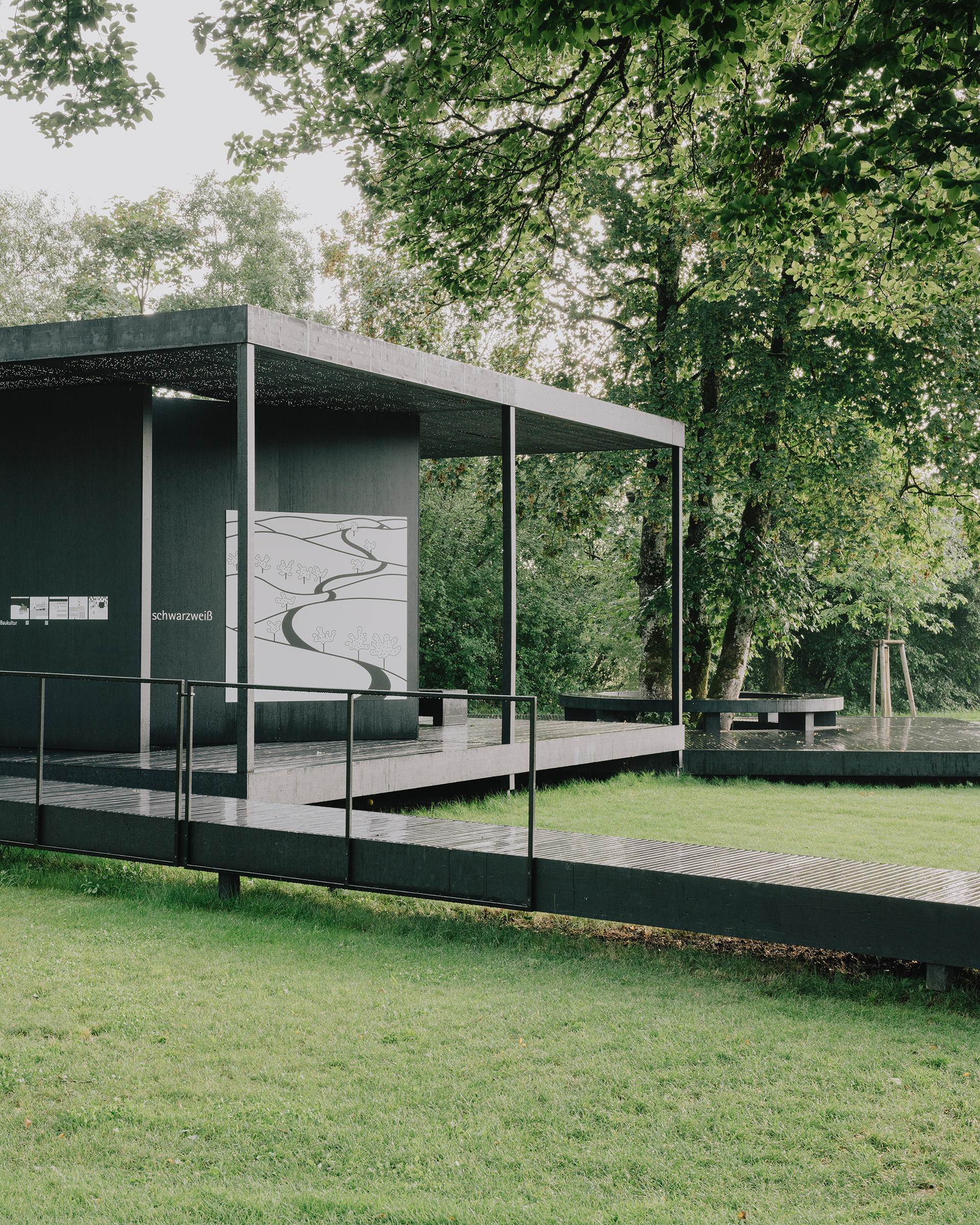 2024 erhielt das „aichermagazin“ anlässlich der Landesgartenschau Baden-Württemberg in Wangen eine zweite Nutzung. Der Pavillon wurde auf den Wiesen entlang der renaturierten Argen neu errichtet, vor der üppig bewachsenen Böschung und zwischen zwei großen Bäumen.