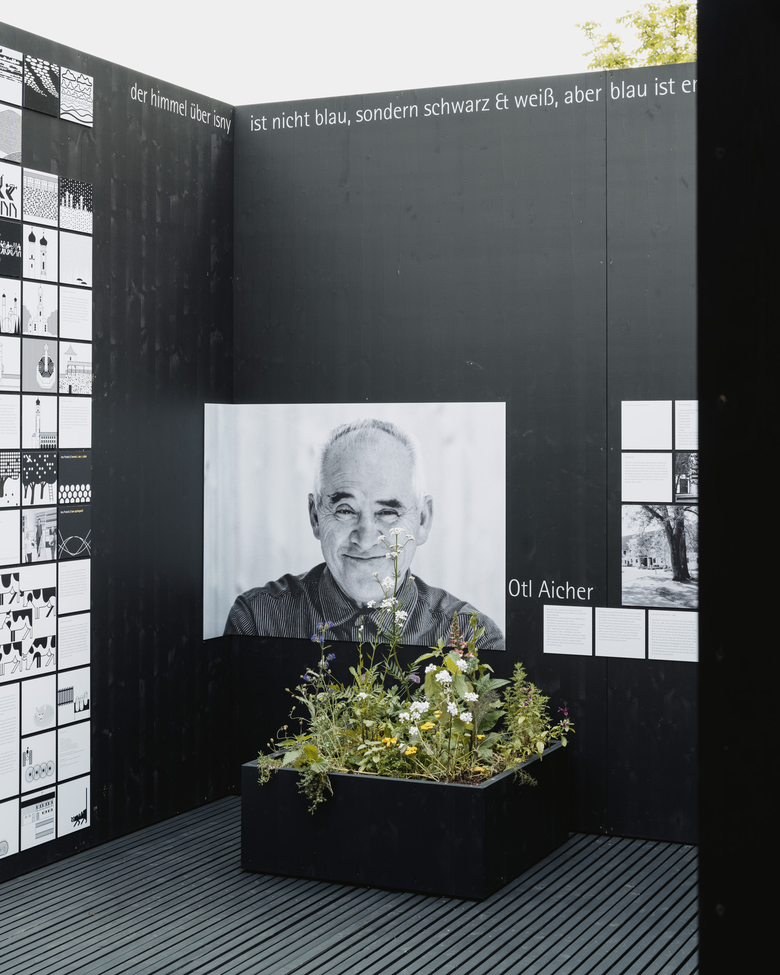 Als Ausstellung im öffentlichen Raum zog „isnyaicher22“ in den folgenden zwei Sommern ein breites Publikum an. Ende 2023 wurde der Pavillon in Isny abgebaut und eingelagert.